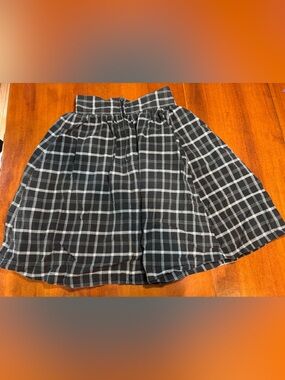 GENERRA Black & White Plaid skirt with pockets - vintage